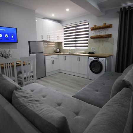 J&M Luxury Apartments Saranda Exterior photo