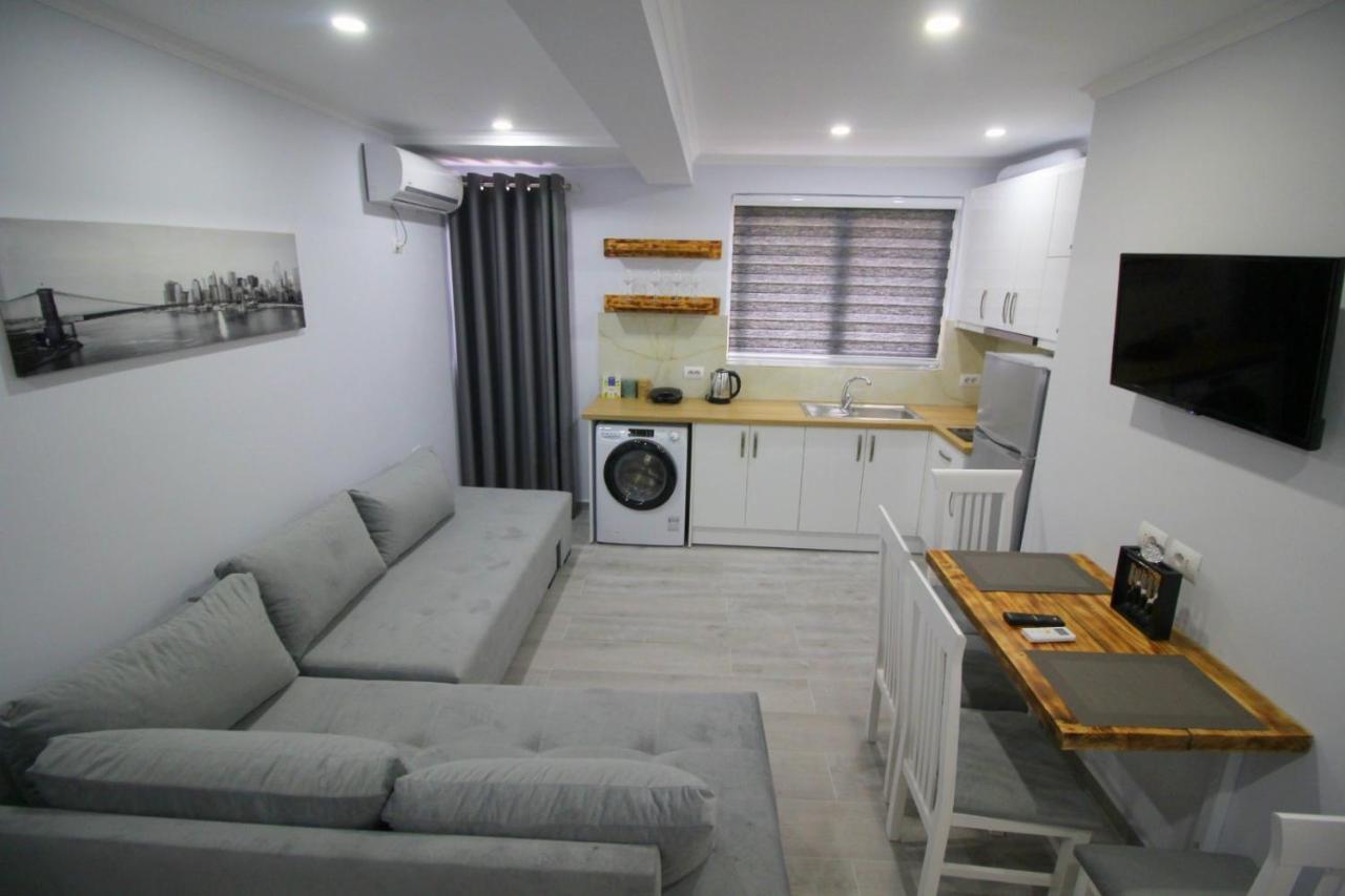J&M Luxury Apartments Saranda Exterior photo
